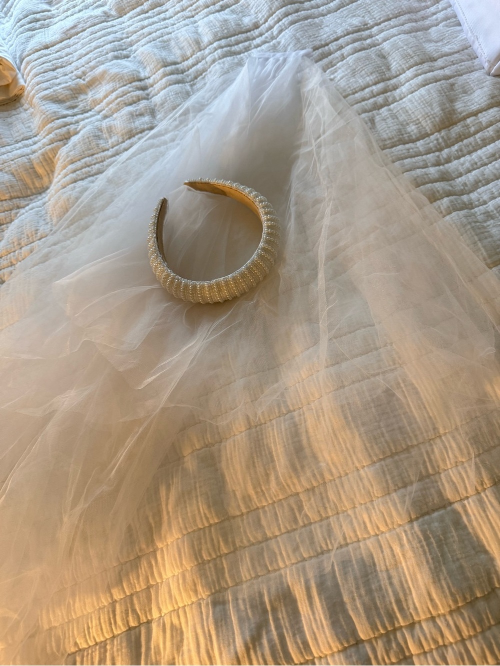 Pearl-Embellished Padded Headband - White Gold Accent with tulle veil